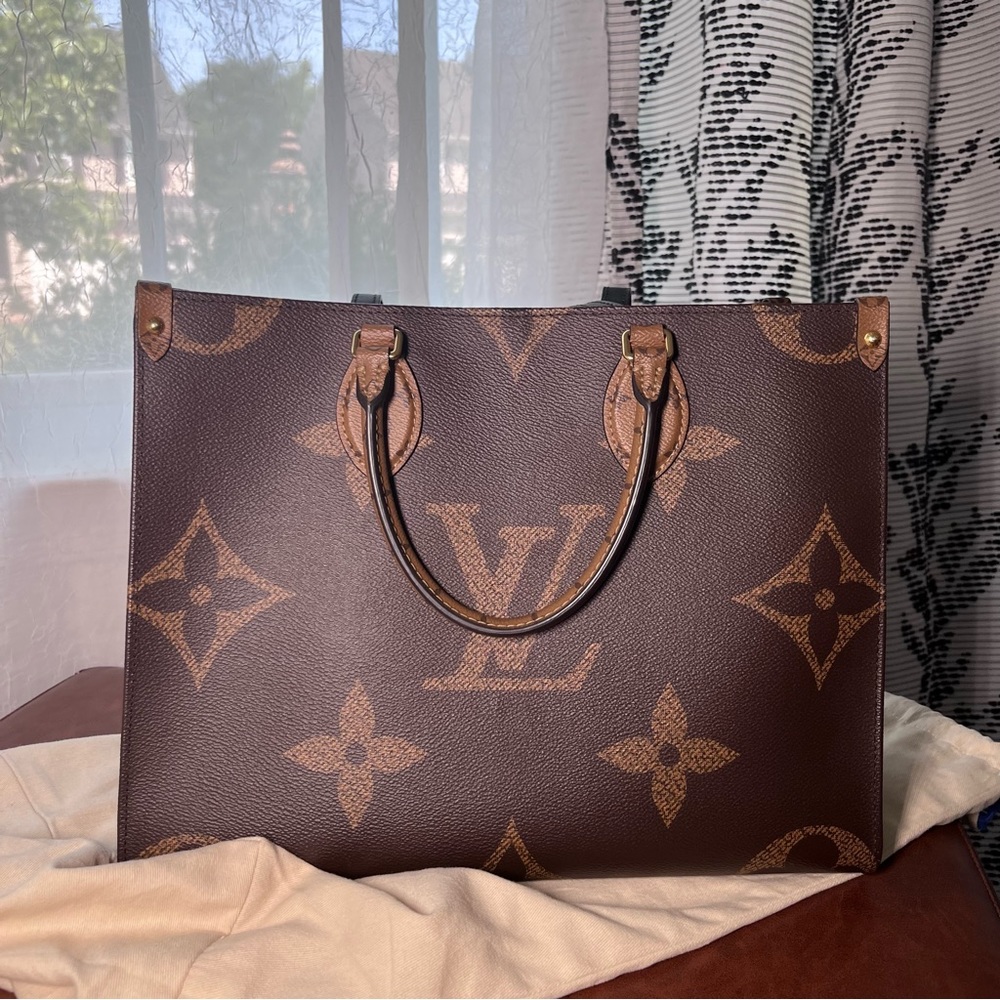 Louis Vuitton On The Go MM Excellent Condition